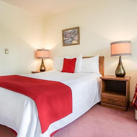 Gables Motel 래디움핫스프링스 외부 사진