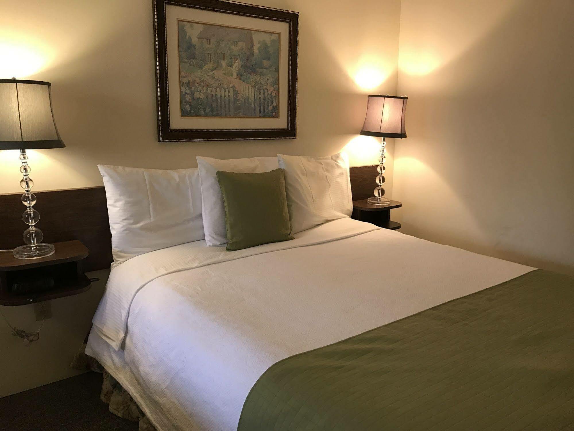 Gables Motel 래디움핫스프링스 외부 사진