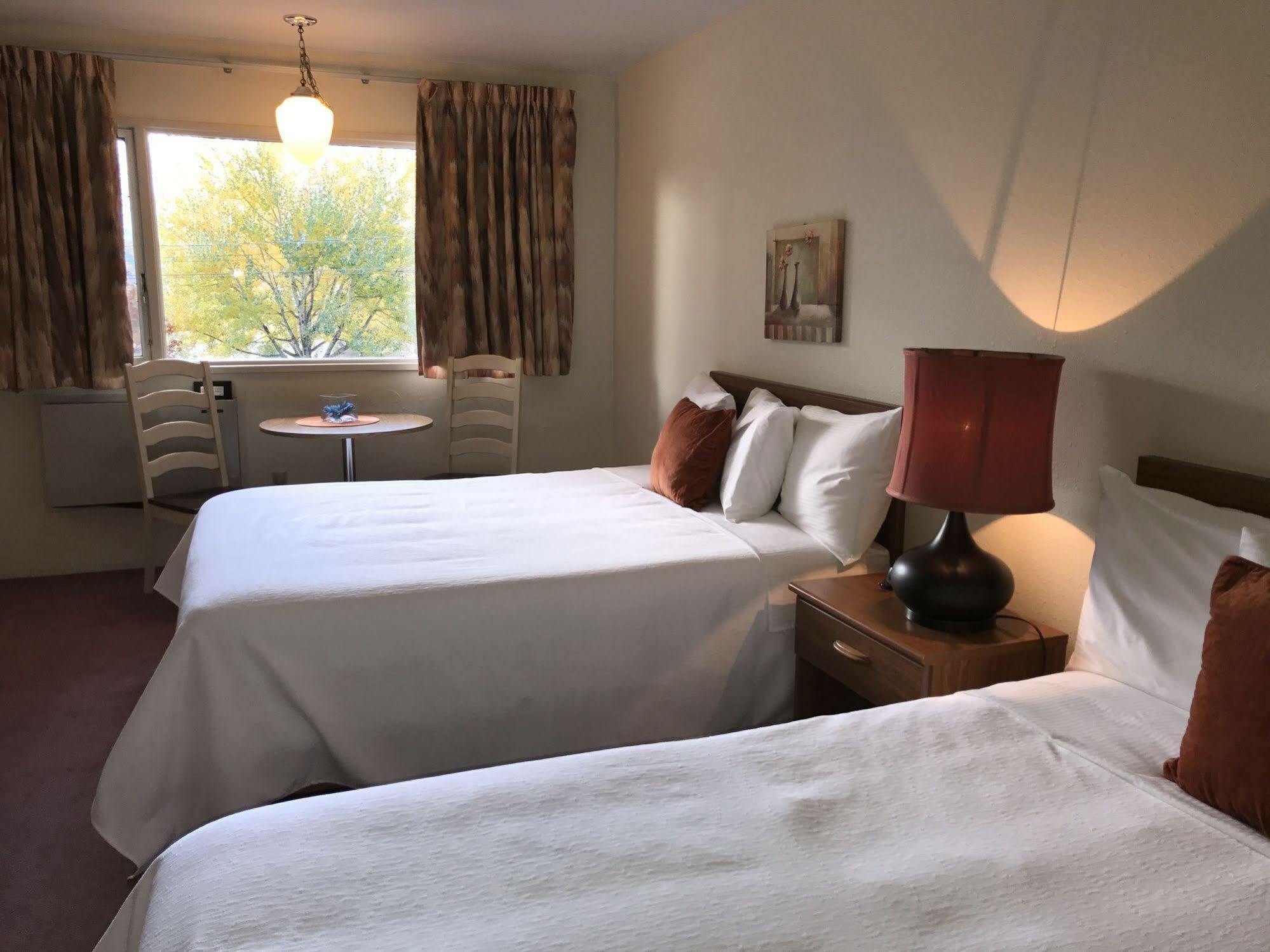 Gables Motel 래디움핫스프링스 외부 사진